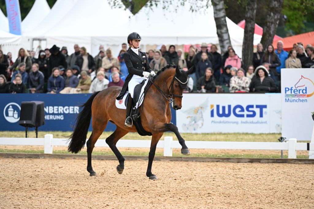 Tanz zum zweiten Grand Prix Sieg für dieses Paar - Jessica von Bredwo-Werndl und Times Kismet. Foto von Hubert Fischer.